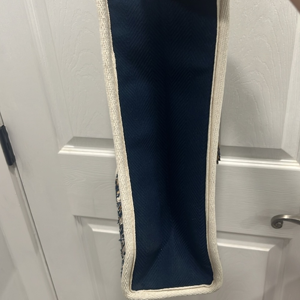 Universal Thread Quilt Tote - Picture 6 of 6
